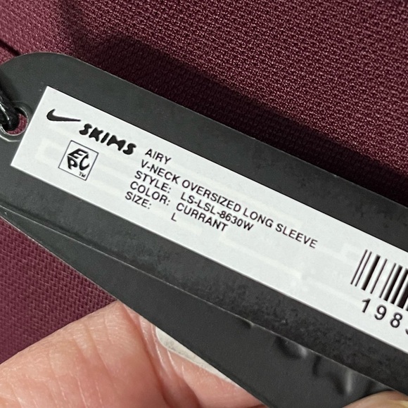 NWT Nike x Skims Airy VNeck Oversized Long Sleeve Top Size Large in Current - Picture 9 of 12